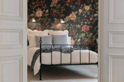 R13073 image3 Thorn Rose Wallmural - Premium Thorn Rose Wallmural - Premium